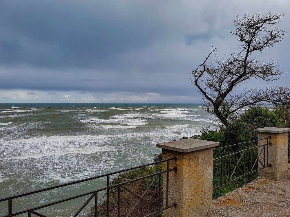 Штормовое море.