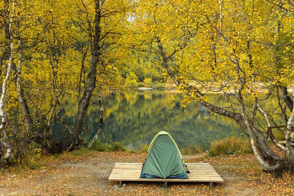 У озера Кардывач