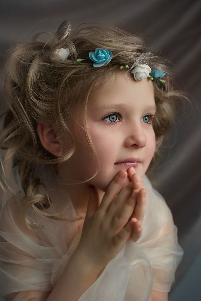 Девочка с голубыми глзами