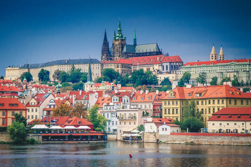 Город красных крыш