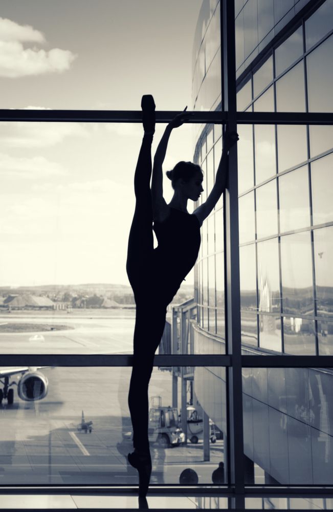 Балетные  зарисовки в аэропорту