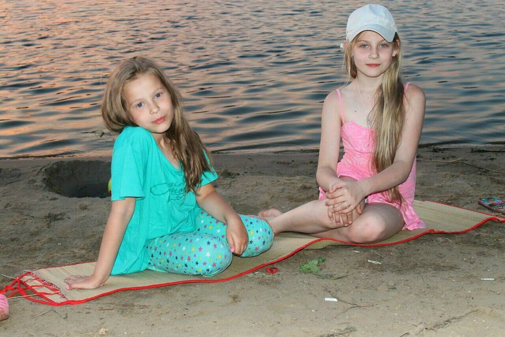 Дети на реке