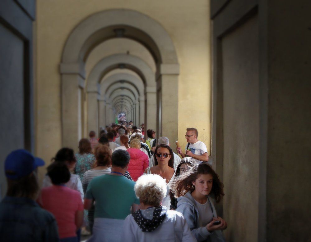 Движение в людском потоке.