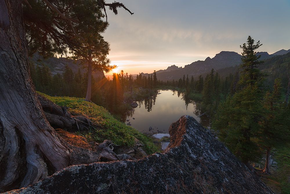 Вид на озеро Лазурное