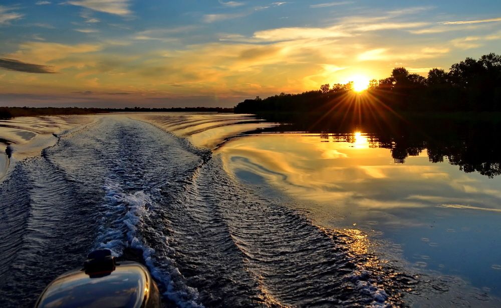 Вечер на Волге