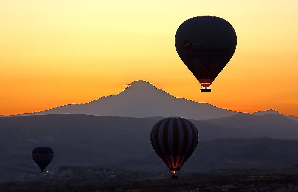 ТУДА, ГДЕ СВЕТИТ СОЛНЦЕ