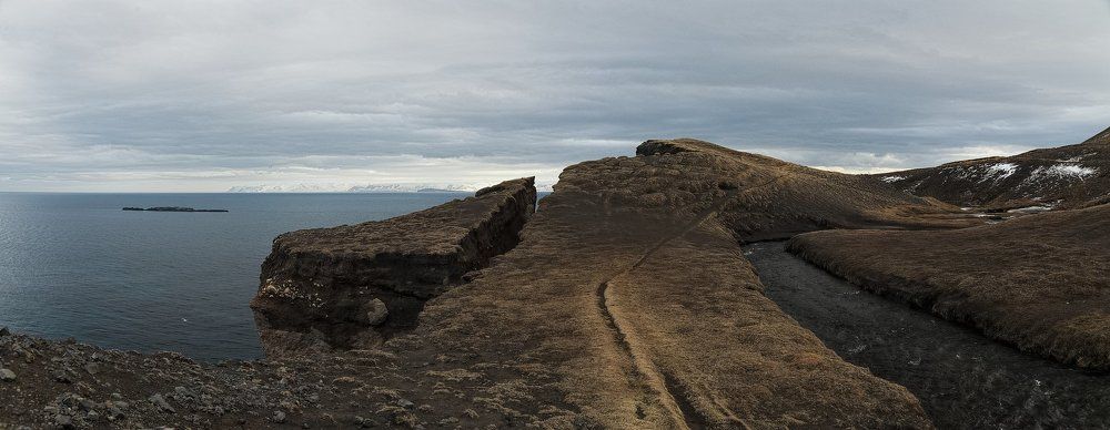 Тропинка вдоль разлома