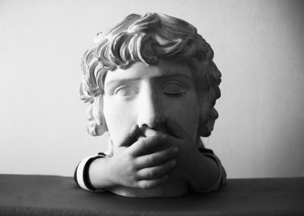 ничего не вижу, ничего не слышу, ничего не говорю