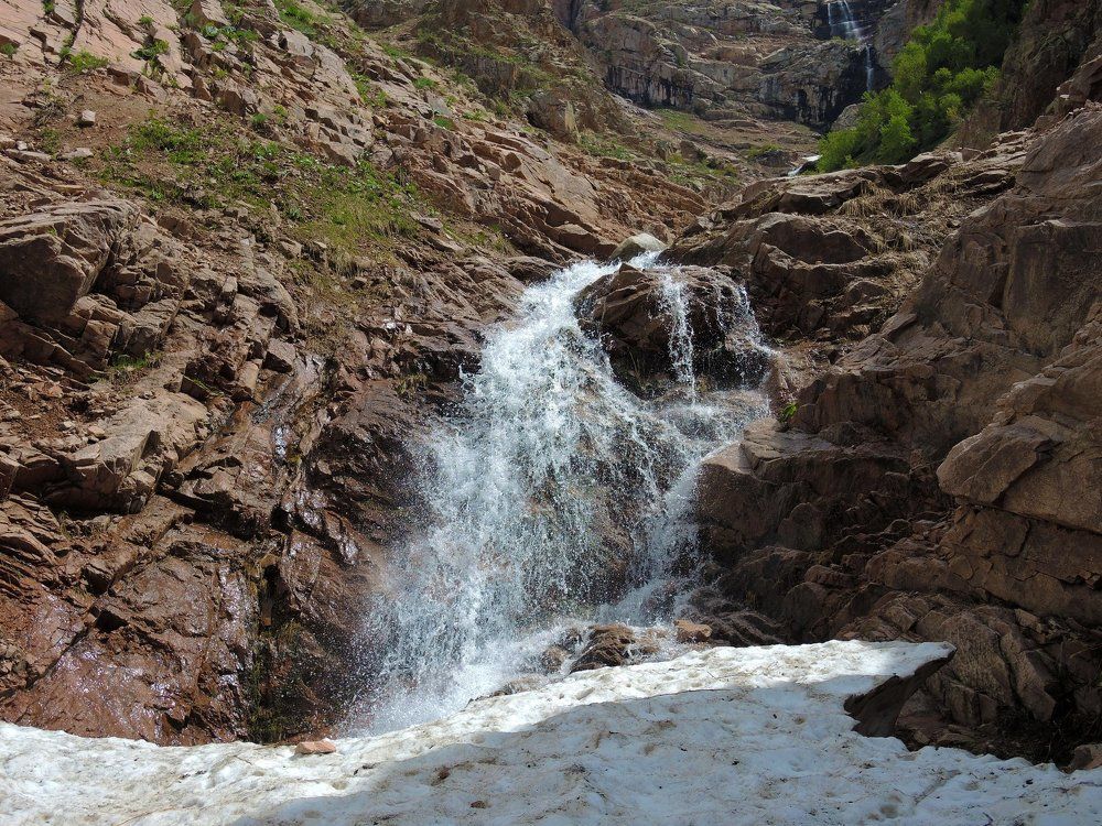 Черный водопад