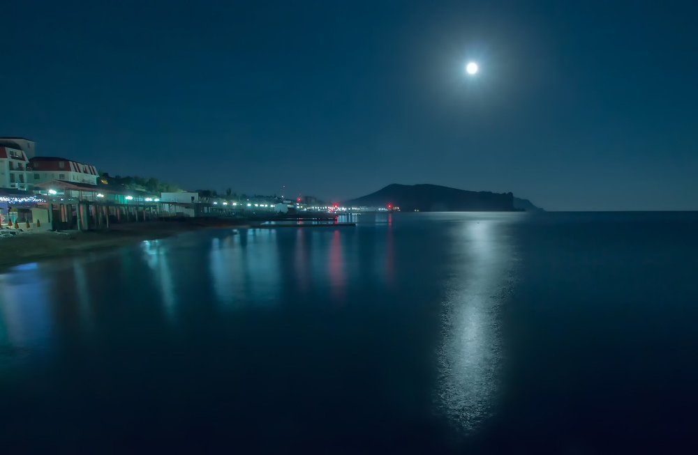 Судак. Полнолуние.