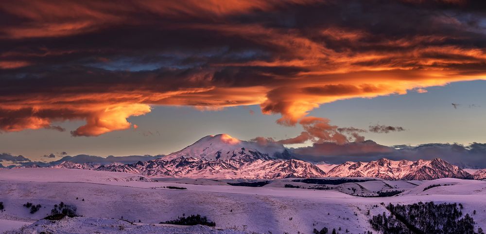 Закат над Эльбрусом