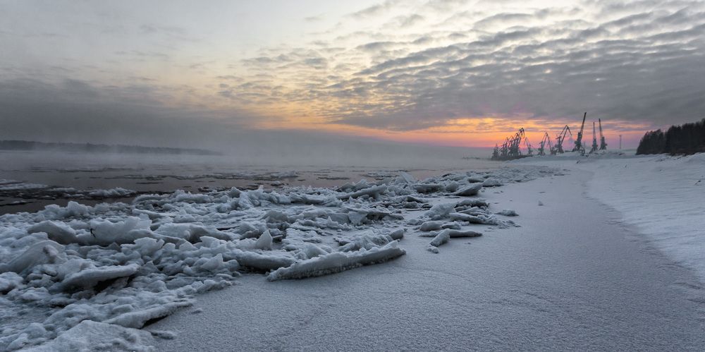Лед на берегу Енисея