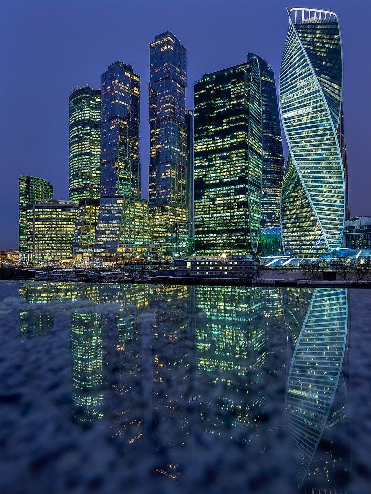 Вечерние отражения города.