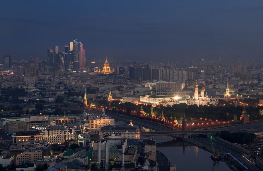 Город просыпается