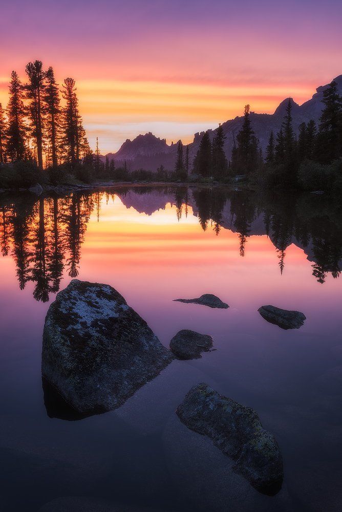 вид с озера Лазурное на "Каменный Замок"