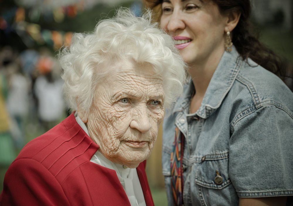 Играют скрипки вразнобой...