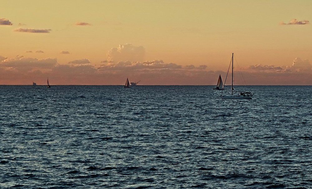 На закате...