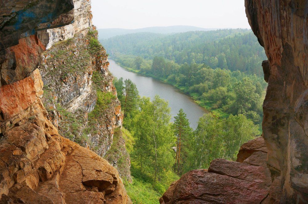 Вид из пещеры Дворец (Салавата, Идрисовская) на реку Юрюзань.