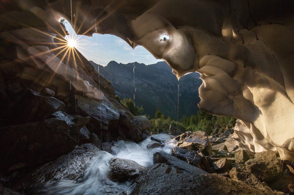 Под ледяным мостом