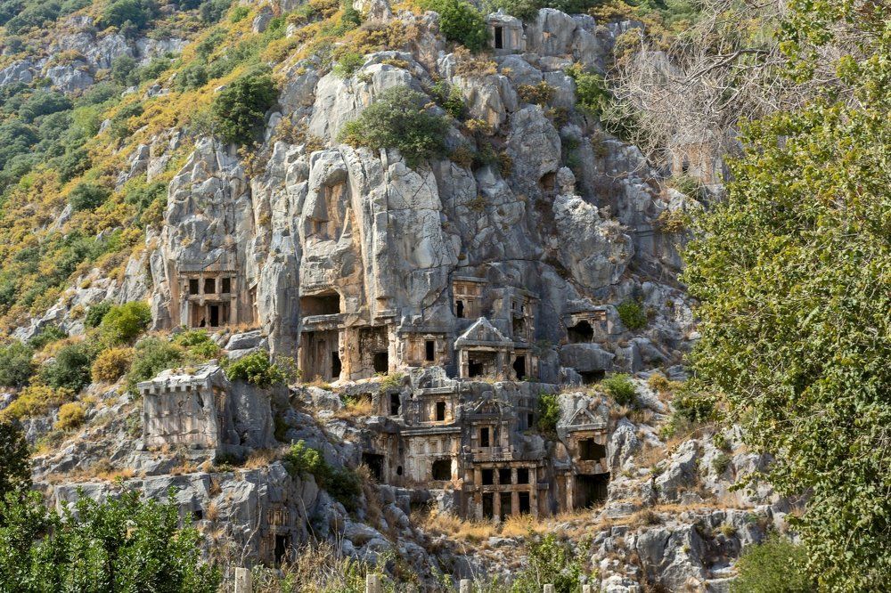 город в скале