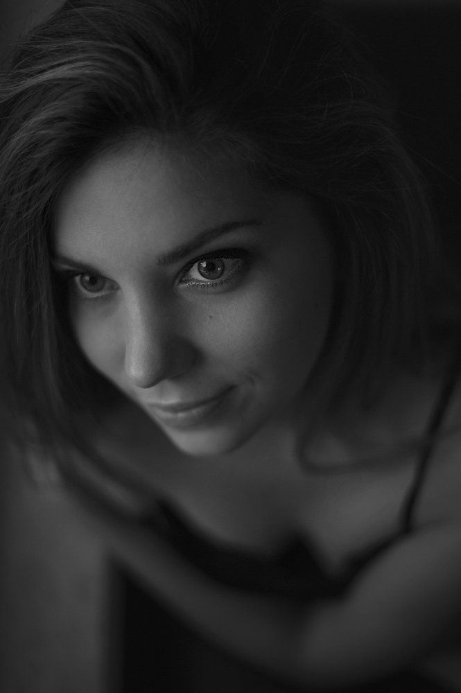 В глазах не видно дна...