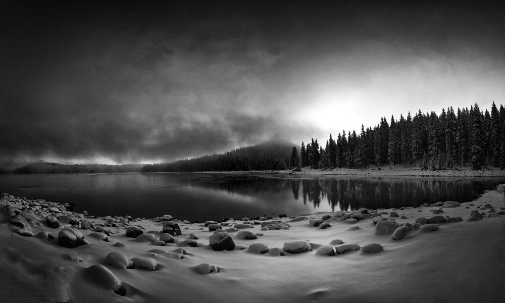 Morning at Shiroka polyana dam