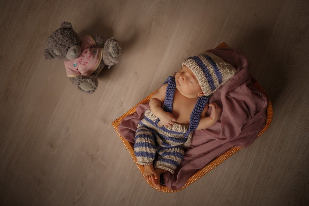 Спят усталые игрушки...