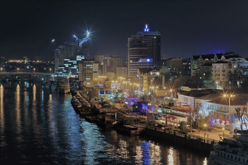 Ночная набережная Ростов .