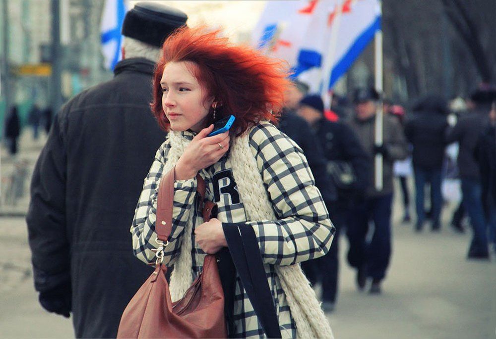 Средь шумного митинга, случайно...