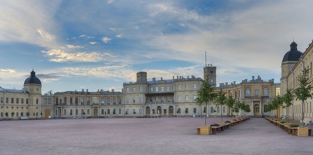 Гатчинский дворец вечером