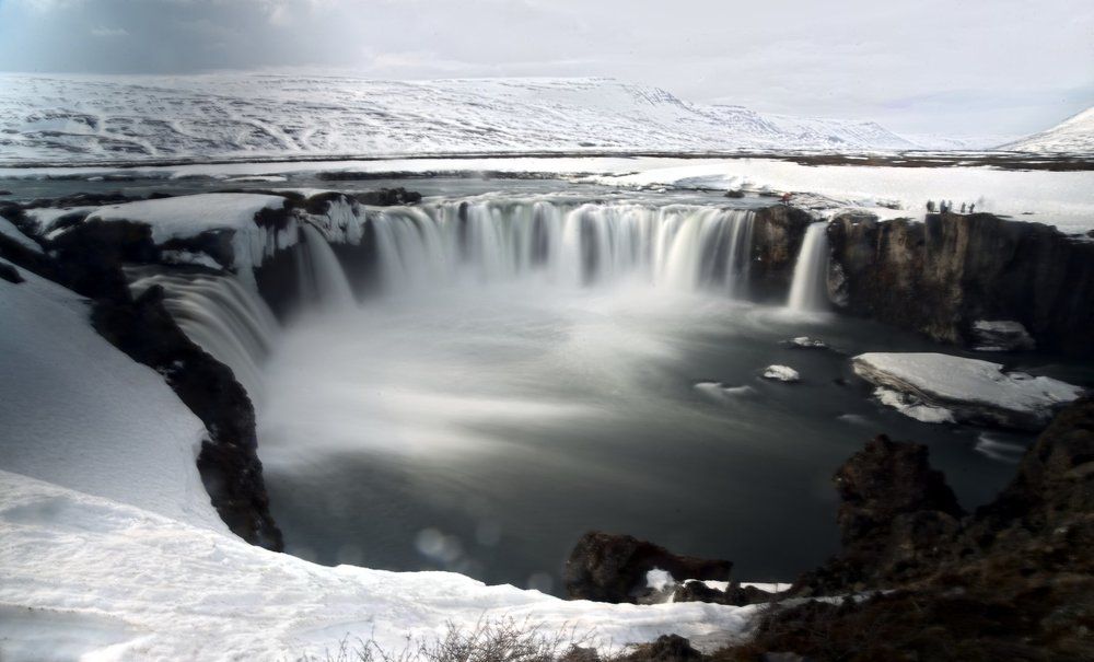 Чаша зимнего водопада