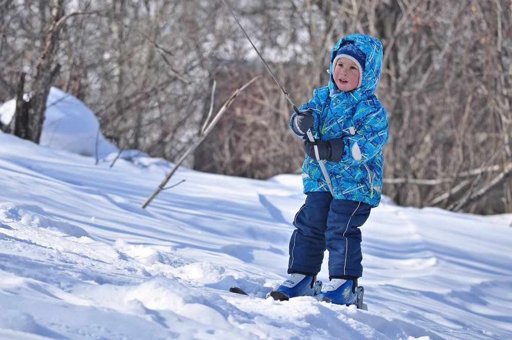 Маленький горнолыжник