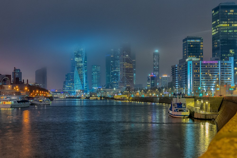 Ночные огни города.