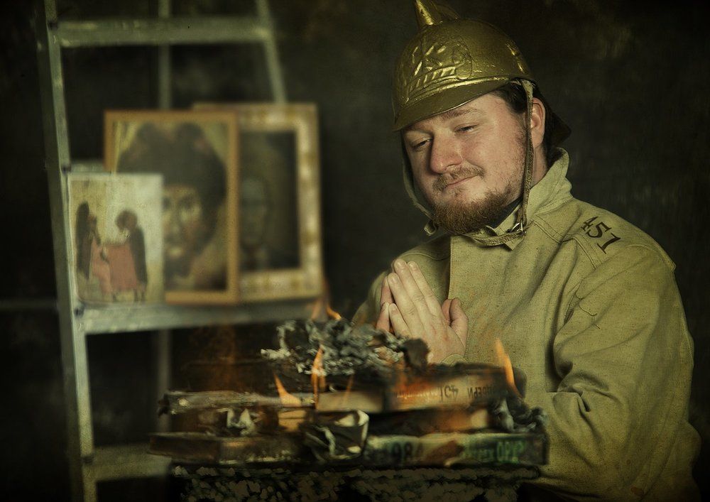 451 градус по Фаренгейту