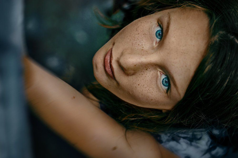 синие глаза