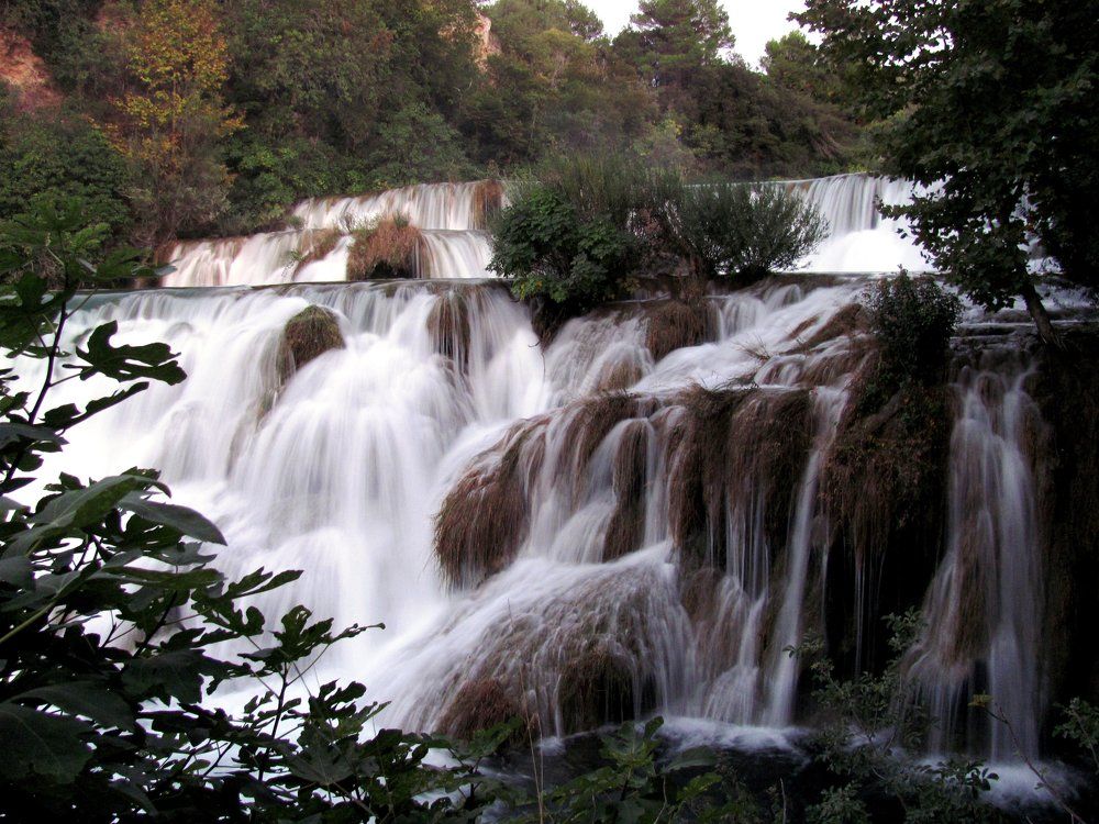 Струящееся кружево.
