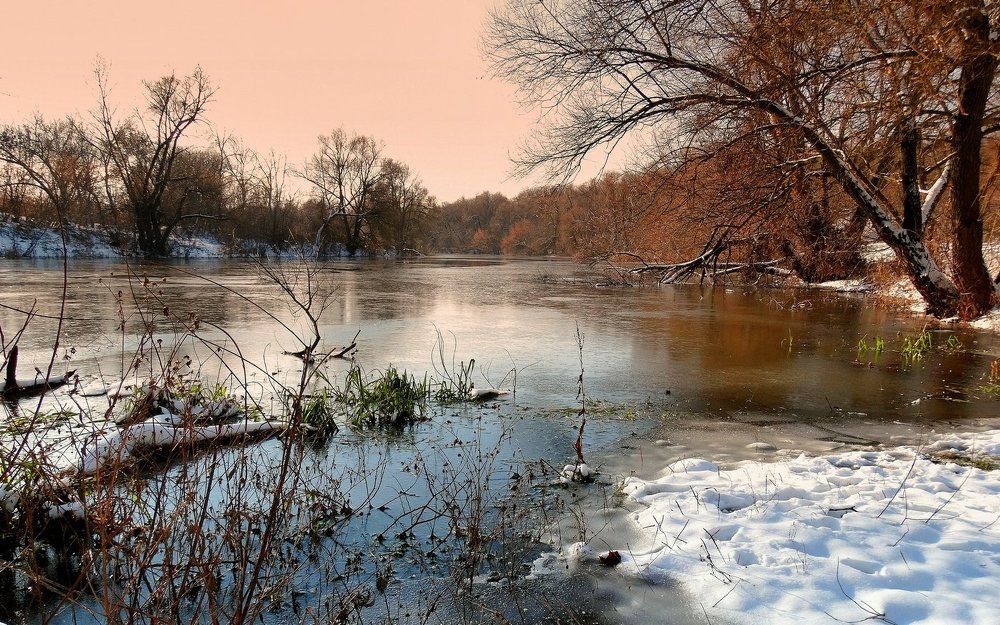 Первый лёд на реке