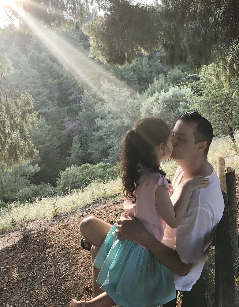 нежность ... папа и дочь