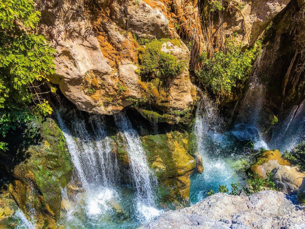 ..водопады..