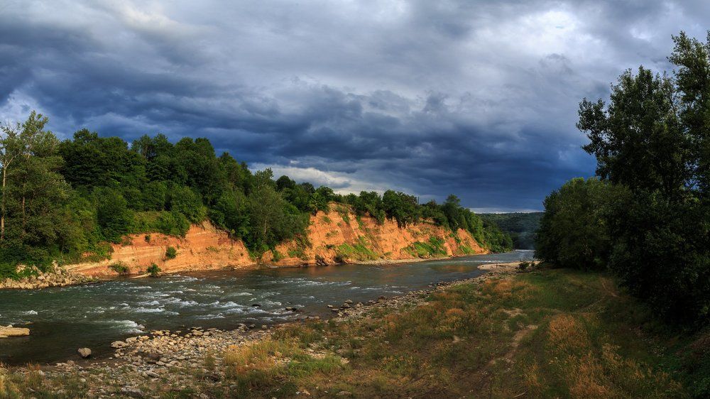 Гроза над горами