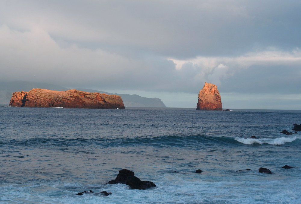 "Вершины гор позолотив..." Азорские острова.