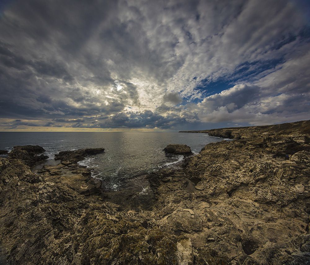 Крымский берег, дождь