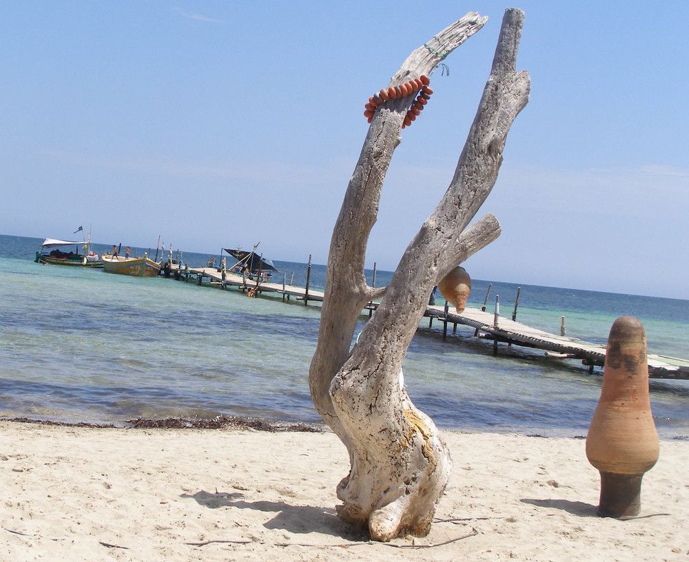 На берегу (Тунисия)