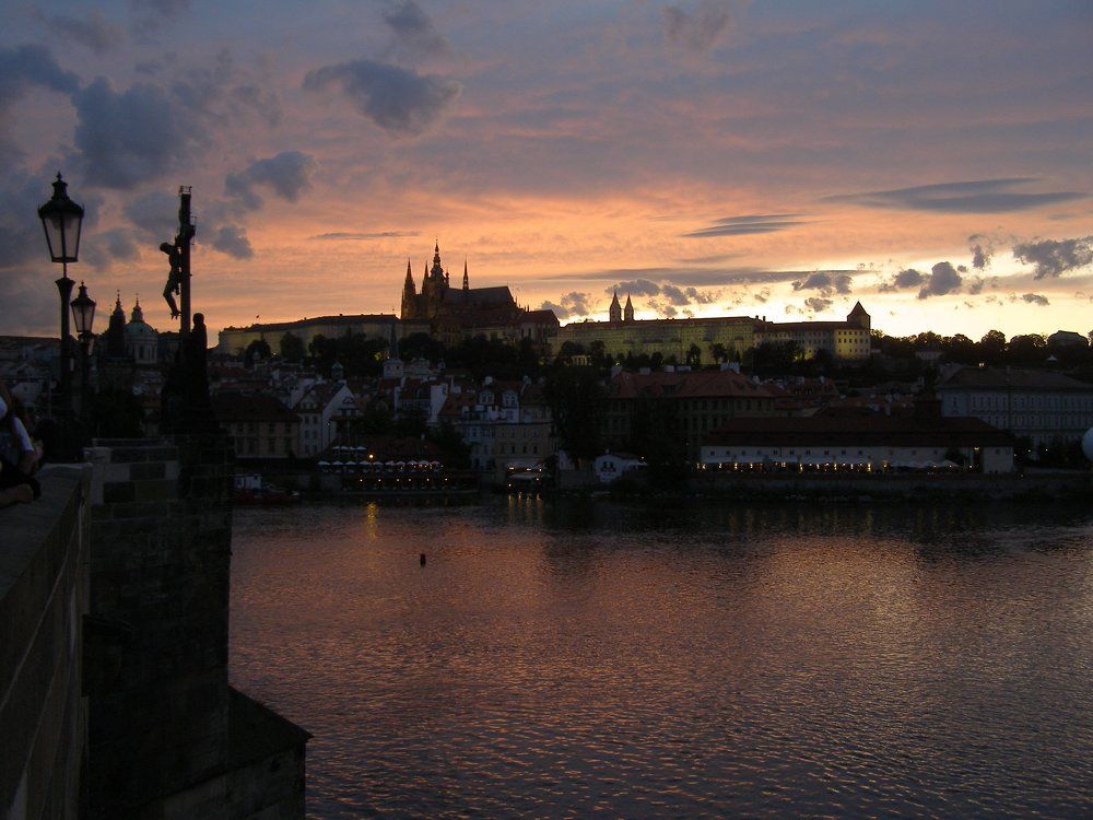 Вечером на мосту (Прага)