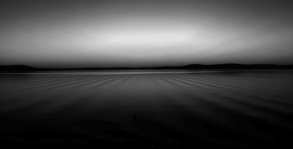 Белая ночь на озере