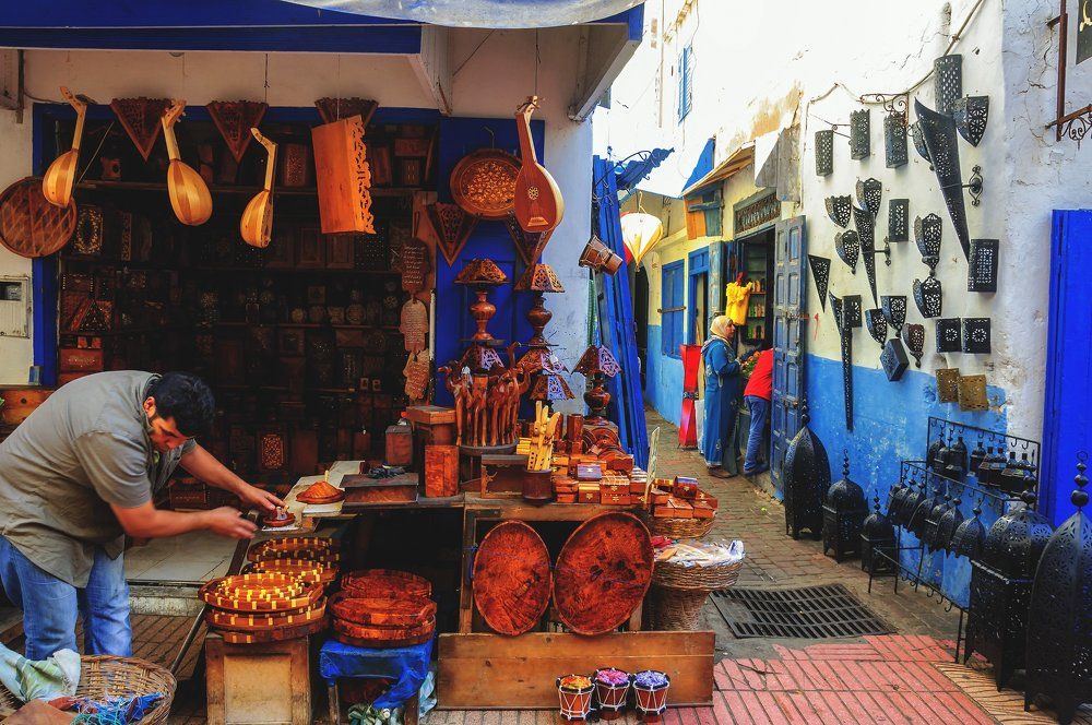 Продается красное и черное