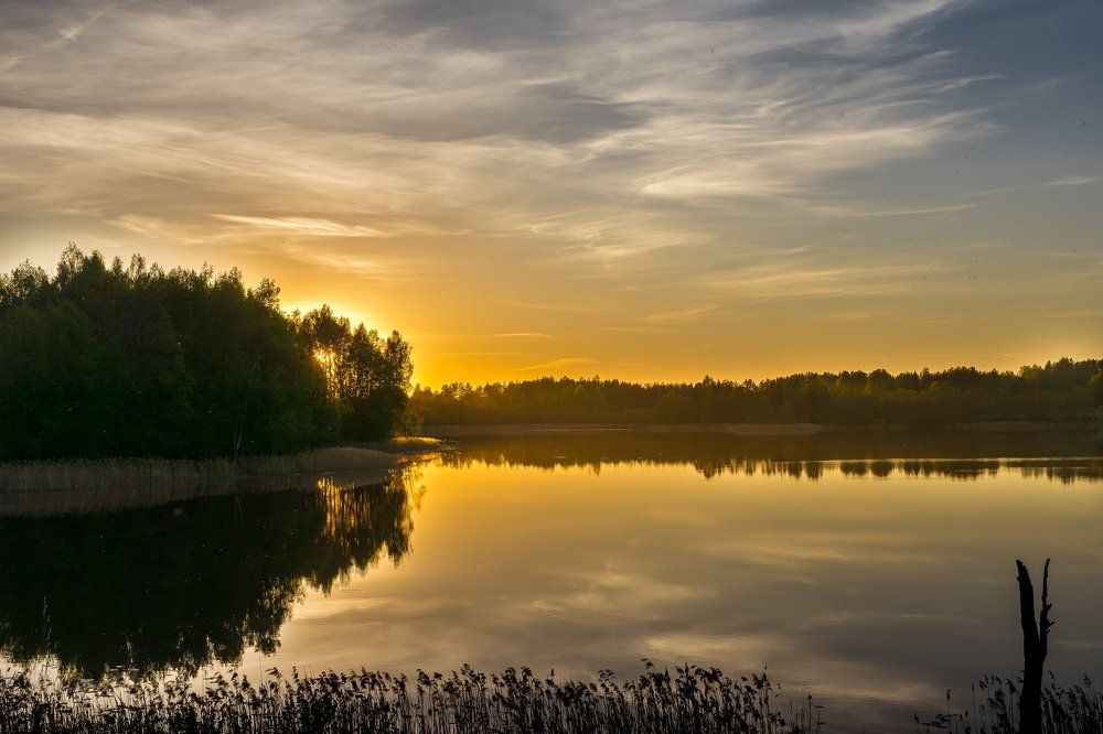 Закат на озере