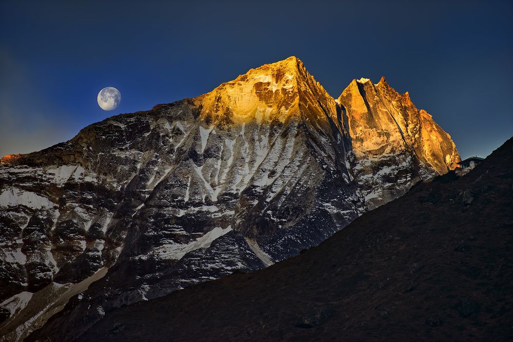 Там, где встречается Солнце с Луной.