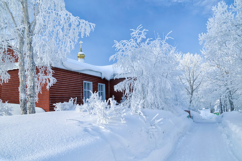 На пути в храм.