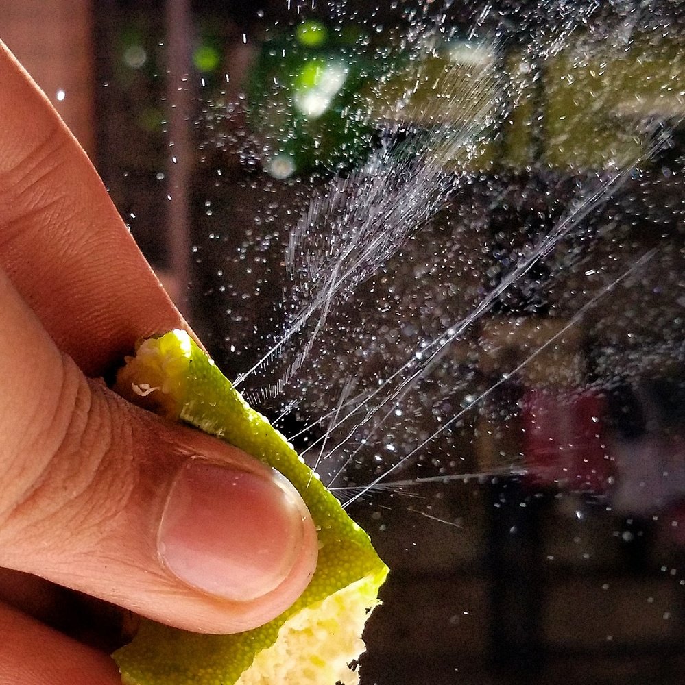 Spray the essence